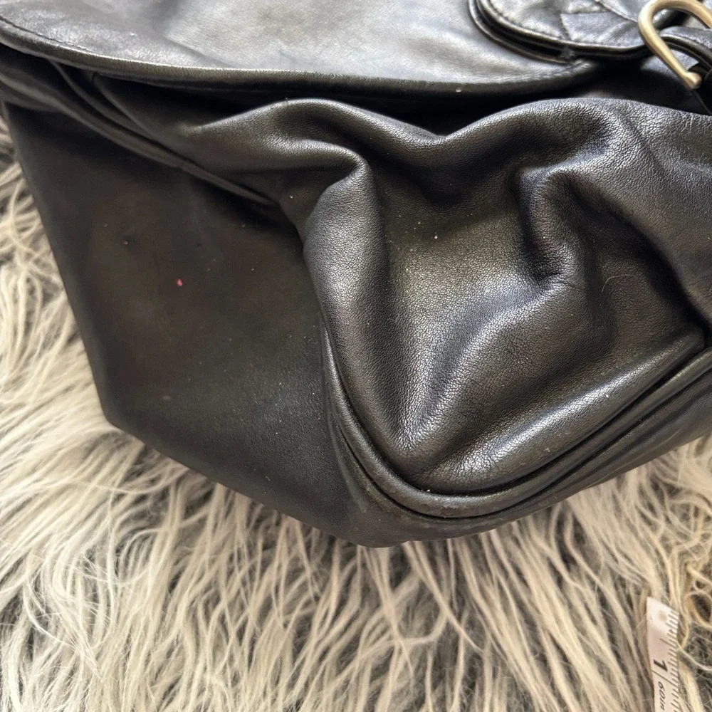 Kenneth‎ Cole Reaction Leather Messenger Bags Flap-Over Closure SZ 15X12 Black